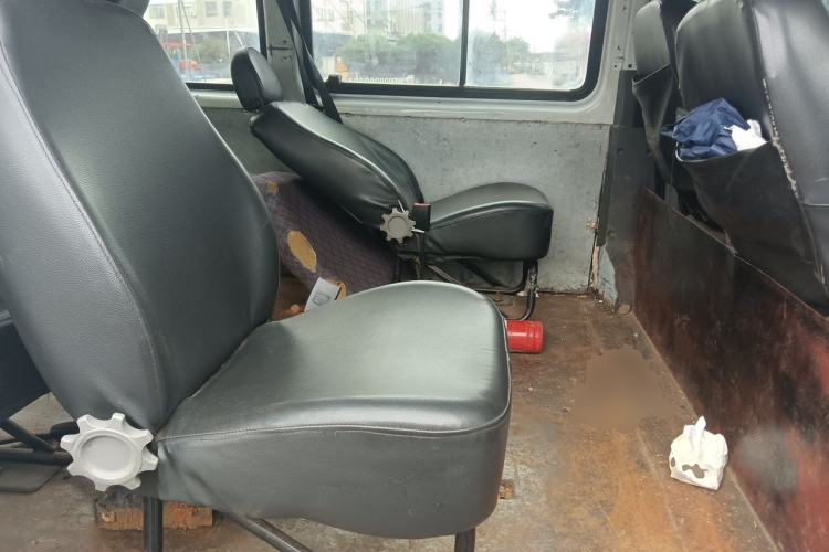 Used JMC Transit 2017 2.8T Commercial Version Long Wheelbase Mid-Roof 6/7/8-Seater JX493 Left Rear Seat