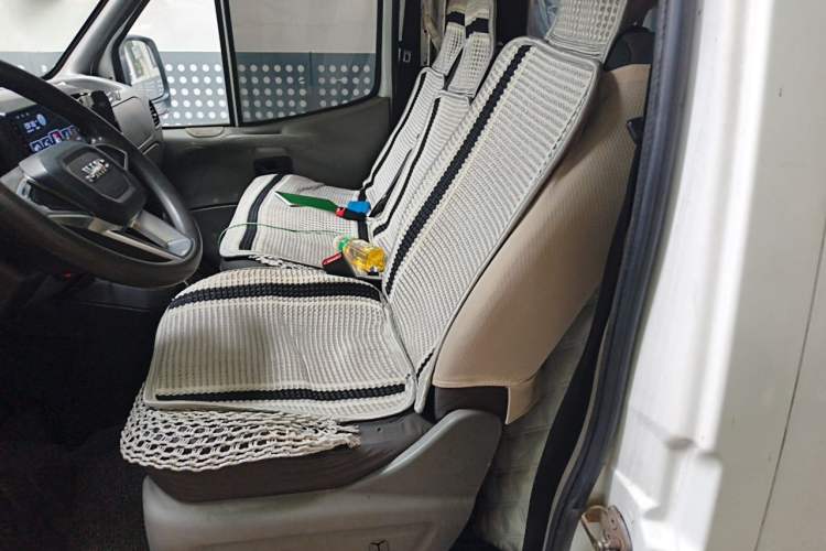 Used JMC Transit 2017 2.8T Commercial Version Short Wheelbase Mid-Roof 6/7/8-Seater JX493 Left Rear Seat