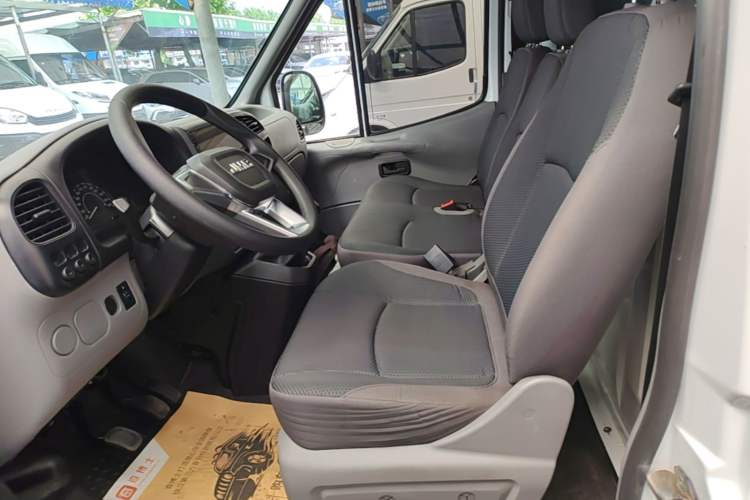 Used JMC Transit 2017 2.8T Commercial Version Short Wheelbase Mid-Roof 3-Seater JX493 Left Rear Seat