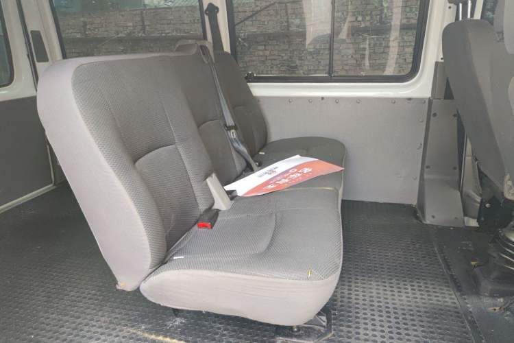 Used JMC Transit 2017 2.8T Commercial Version Short Wheelbase Mid-Roof 6/7/8-Seater JX493 Left Rear Seat