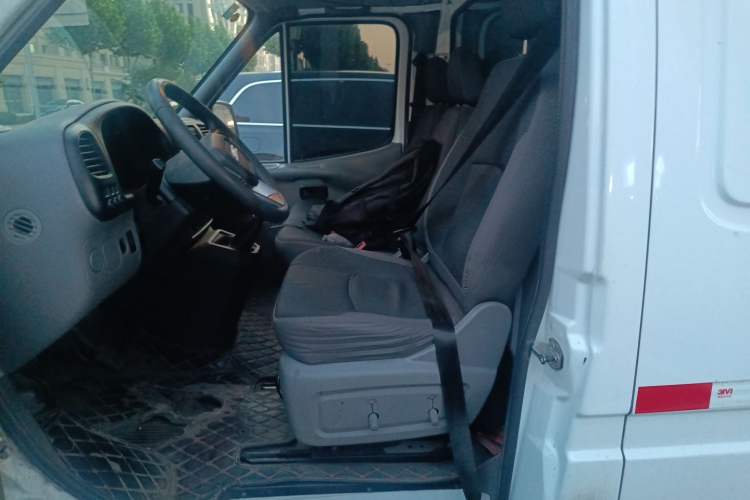 Used JMC Transit 2017 2.8T Commercial Version Short Wheelbase Mid-Roof 3-Seater JX493 Left Rear Seat
