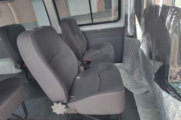 Used JMC Transit 2017 2.8T Commercial Version Long Wheelbase Mid-Roof 6/7/8-Seater JX493 Left Rear Seat