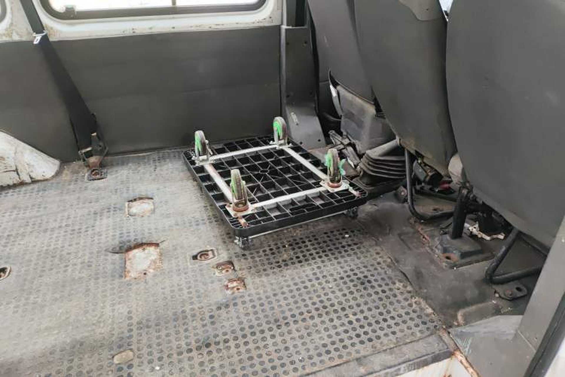Used JMC Transit 2017 2.8T Commercial Version Short Wheelbase Mid-Roof 6/7/8-Seater JX493 Left Rear Seat