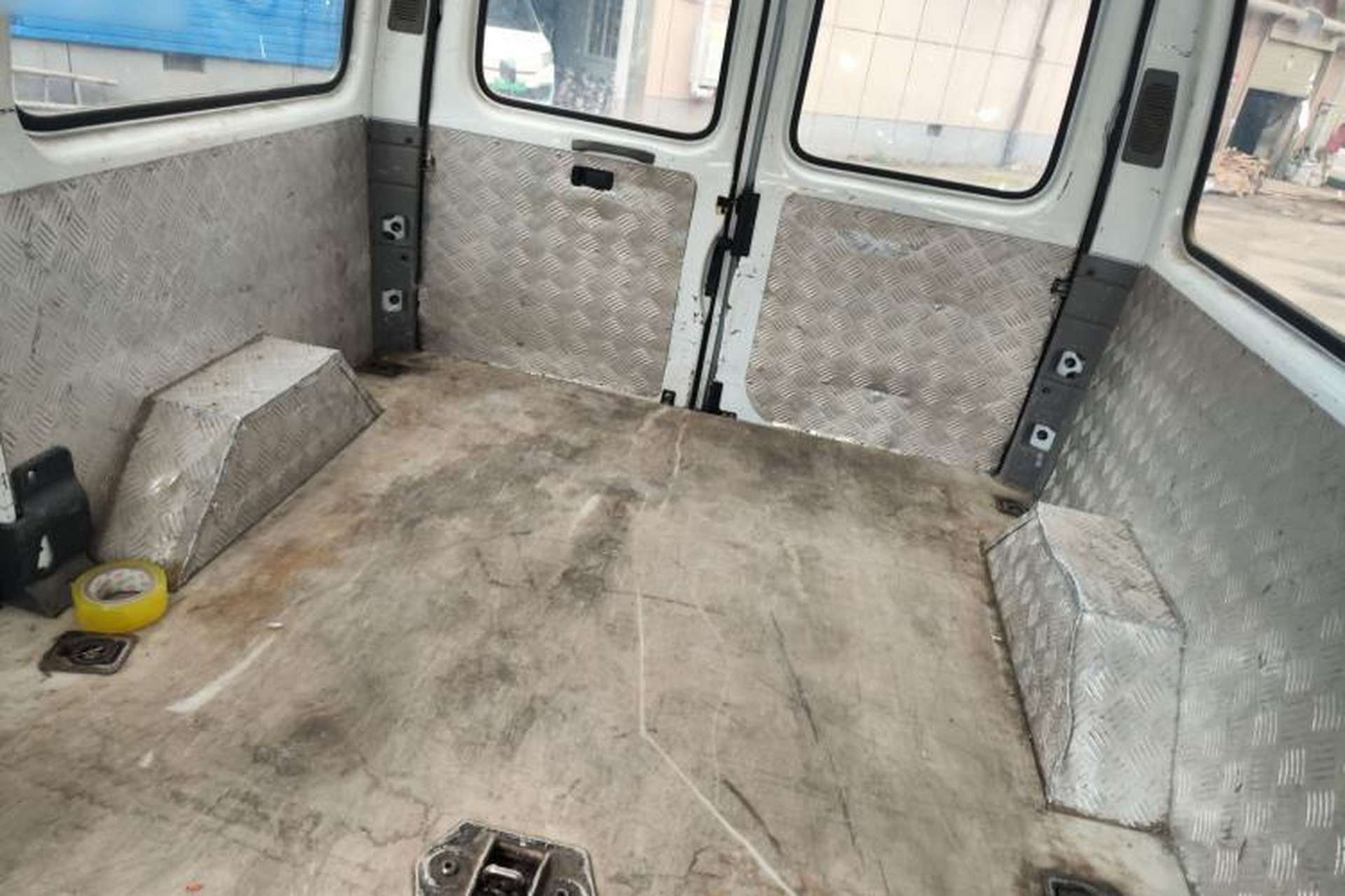 Used JMC Transit 2017 2.8T Business-Grade Short Wheelbase Mid-Roof 11/12-Seater JX493 Left Rear Seat