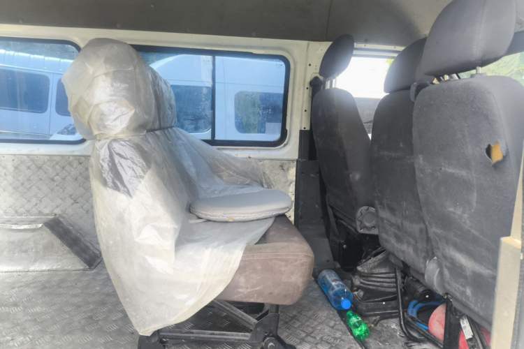 Used JMC Transit 2017 2.8T Commercial Version Short Wheelbase Mid-Roof 6/7/8-Seater JX493 Left Rear Seat