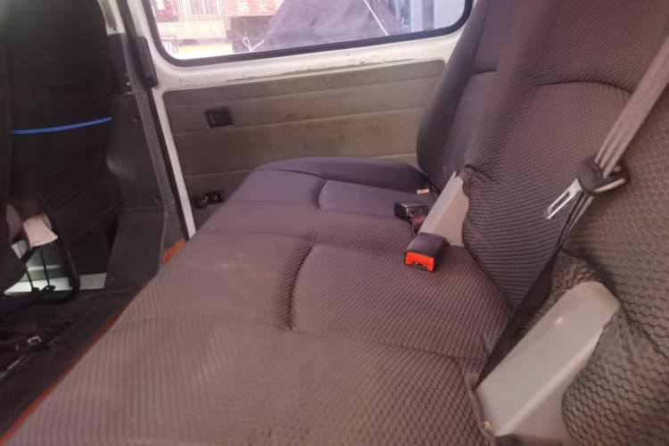 Used JMC Transit 2017 2.8T Commercial Version Short Wheelbase Mid-Roof 6/7/8-Seater JX493 Left Rear Seat