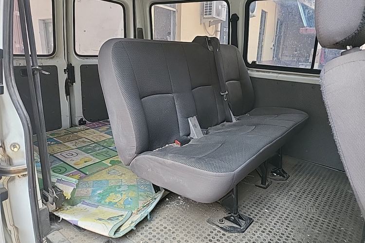 Used JMC Transit 2017 2.8T Commercial Version Short Wheelbase Mid-Roof 6/7/8-Seater JX493 Left Rear Seat