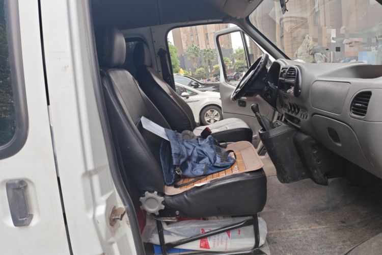 Used JMC Transit 2017 2.8T Commercial Version Long Wheelbase Mid-Roof 6/7/8-Seater JX493 Left Rear Seat