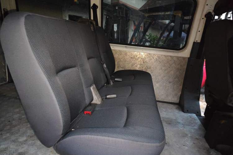 Used JMC Transit 2017 2.8T Commercial Version Short Wheelbase Mid-Roof 6/7/8-Seater JX493 Left Rear Seat