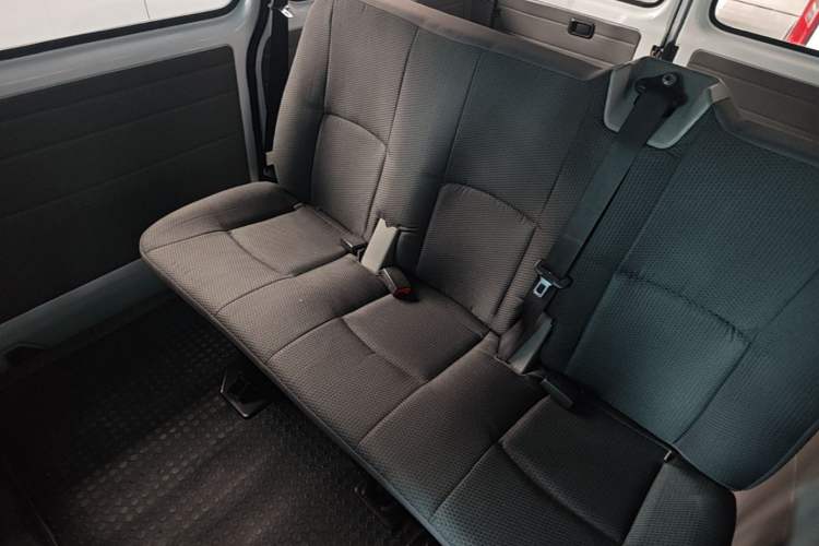 Used JMC Transit 2017 2.8T Commercial Version Short Wheelbase Mid-Roof 6/7/8-Seater JX493 Left Rear Seat