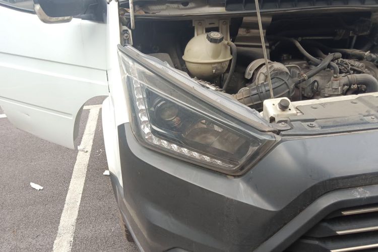 Used JMC Transit 2017 2.8T Commercial Version Long Wheelbase Mid-Roof 6/7/8-Seater JX493 Right Front Headlight