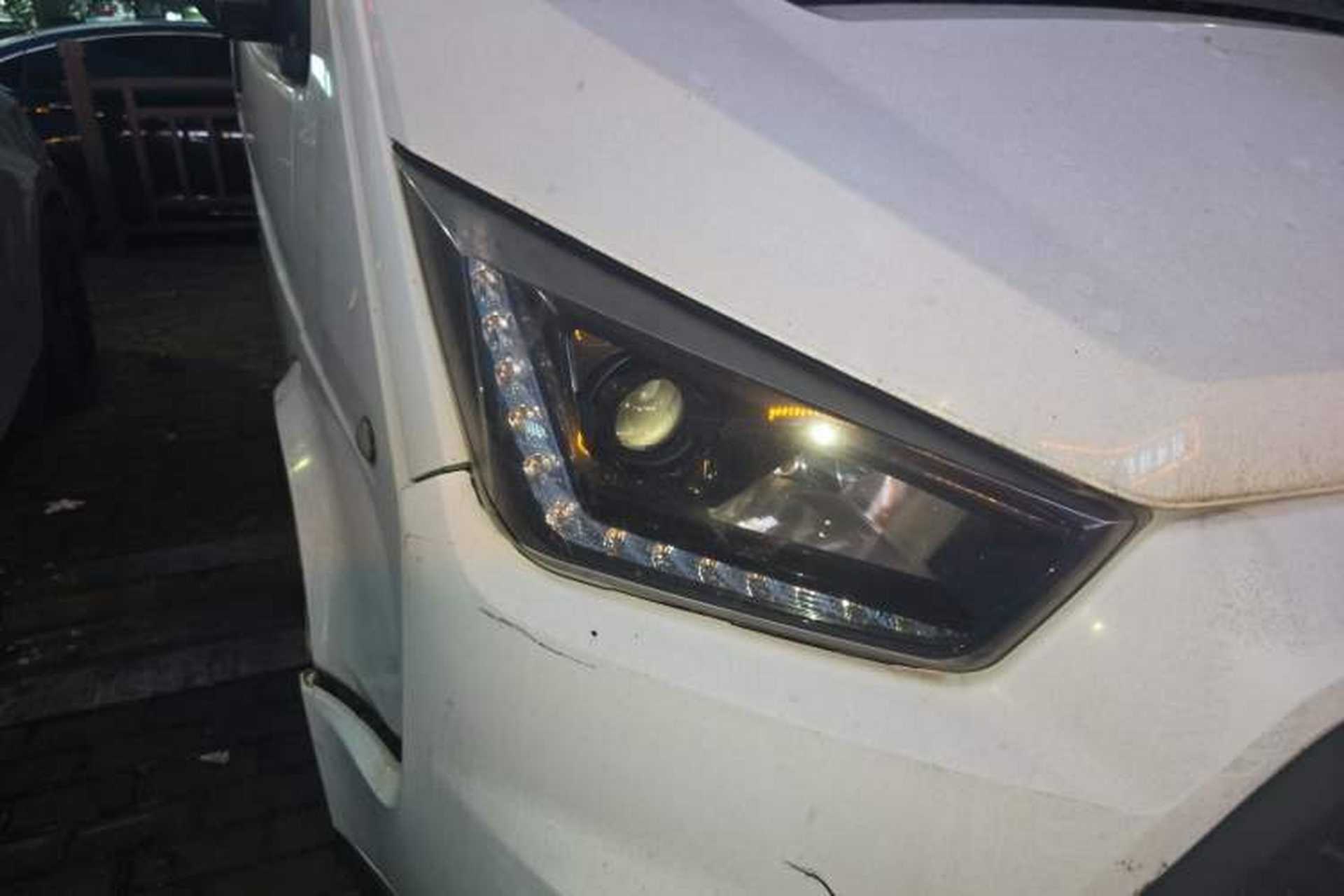 Used JMC Transit 2017 2.8T Commercial Version Long Wheelbase Mid-Roof 3-Seater JX493 Right Front Headlight