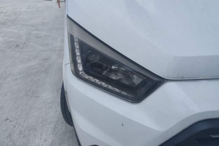 Used JMC Transit 2017 2.8T Commercial Version Long Wheelbase Mid-Roof 6/7/8-Seater JX493 Right Front Headlight