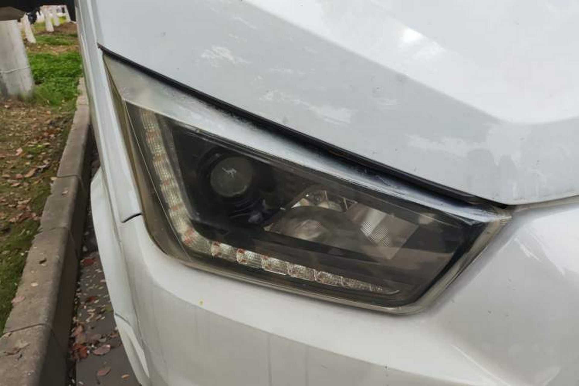 Used JMC Transit 2017 2.8T Commercial Version Short Wheelbase Mid-Roof 6/7/8-Seater JX493 Right Front Headlight
