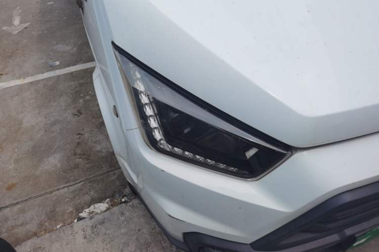 Used JMC Transit 2017 2.8T Commercial Version Long Wheelbase Mid-Roof 3-Seater JX493 Right Front Headlight