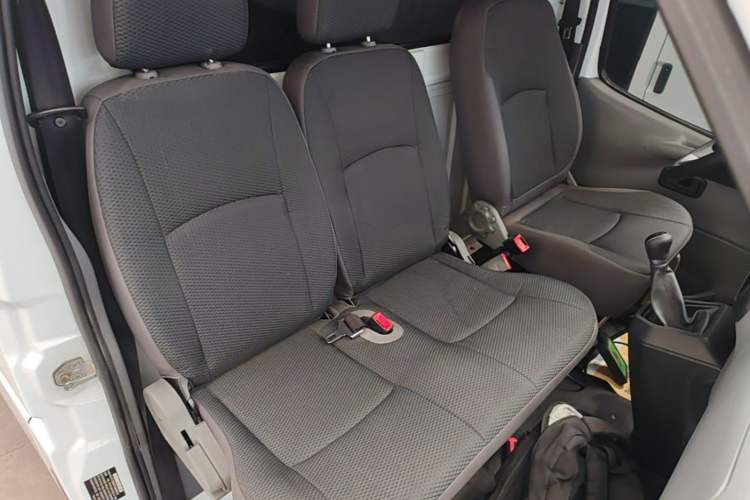 Used JMC Transit 2017 2.8T Commercial Version Short Wheelbase Mid-Roof 3-Seater JX493 Right Front Seat