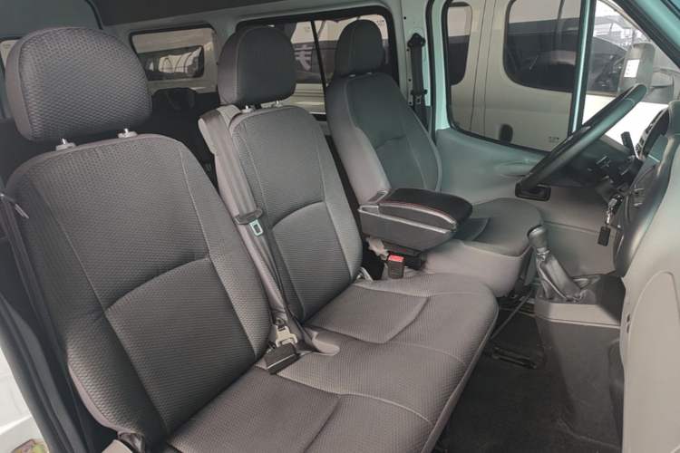 Used JMC Transit 2017 2.8T Commercial Version Short Wheelbase Mid-Roof 6/7/8-Seater JX493 Right Front Seat