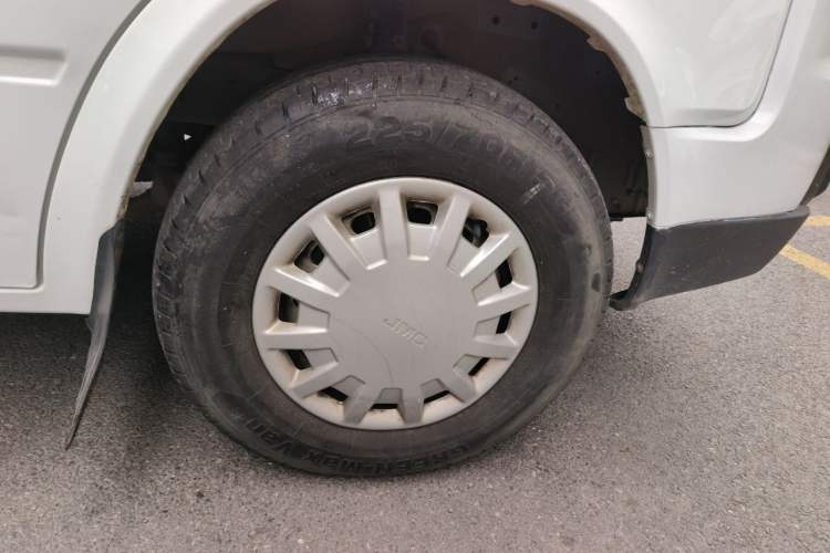 Used JMC Transit  Right Front Wheel Hub
