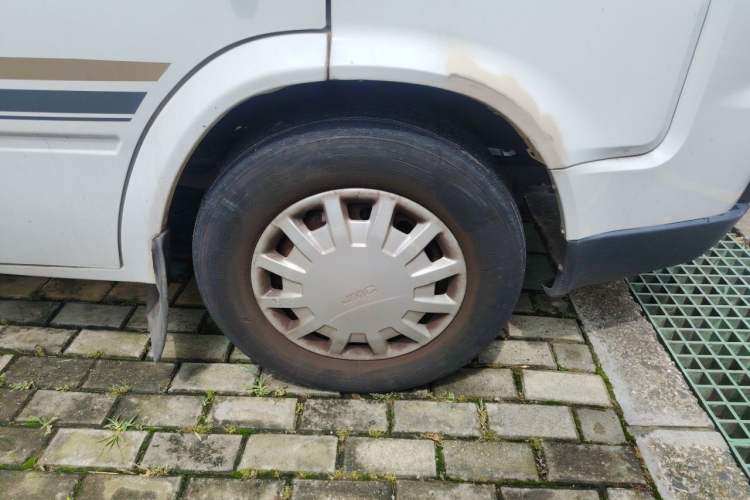 Used JMC Transit  Right Front Wheel Hub
