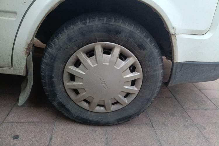 Used JMC Transit  Right Front Wheel Hub