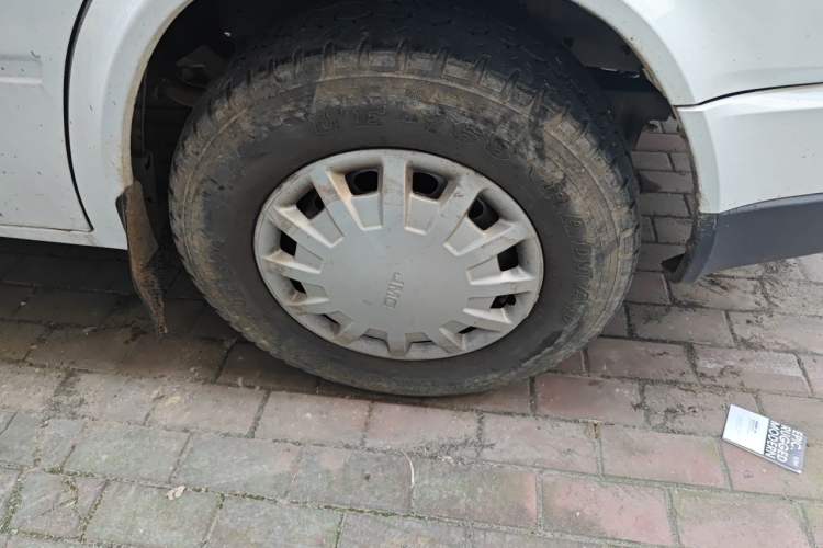 Used JMC Transit  Right Front Wheel Hub