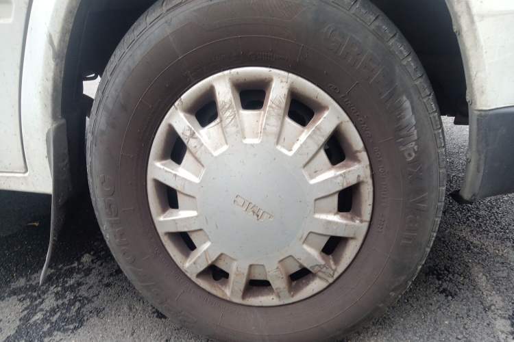 Used JMC Transit  Right Front Wheel Hub