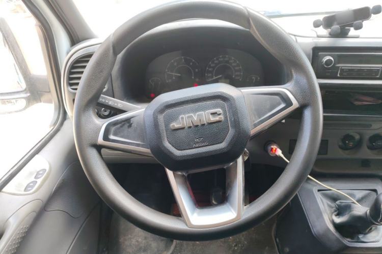Used JMC Transit 2017 2.8T Commercial Version Short Wheelbase Low-Roof 6/7/8-Seater JX493 Steering Wheel