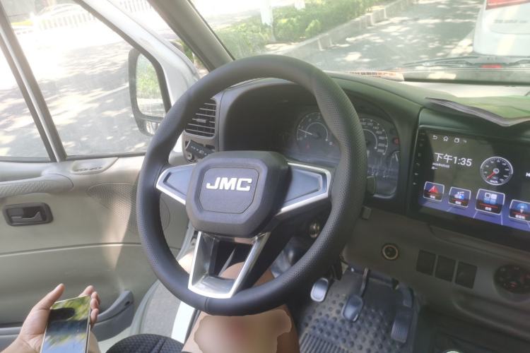 Used JMC Transit 2017 2.8T Commercial Version Long Wheelbase Mid-Roof 3-Seater JX493 Steering Wheel