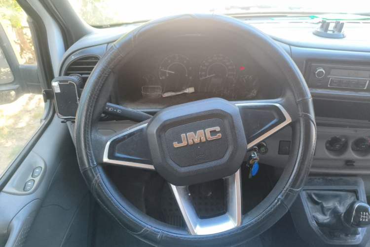 Used JMC Transit 2017 2.8T Commercial Version Short Wheelbase Mid-Roof 6/7/8-Seater JX493 Steering Wheel