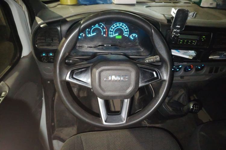 Used JMC Transit 2017 2.8T Commercial Version Short Wheelbase Mid-Roof 3-Seater JX493 Steering Wheel