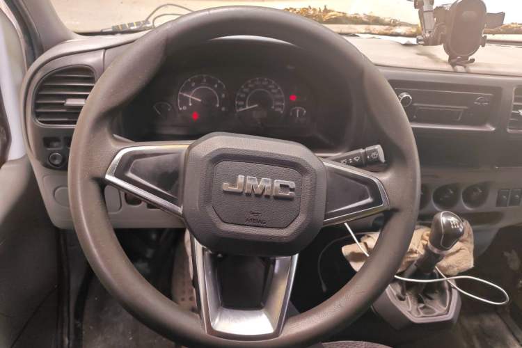 Used JMC Transit 2017 2.8T Commercial Version Short Wheelbase Mid-Roof 6/7/8-Seater JX493 Steering Wheel