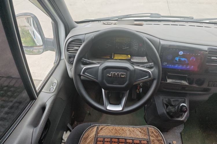Used JMC Transit 2017 2.8T Commercial Version Long Wheelbase High-Roof 6/7/8-Seater JX493 Steering Wheel