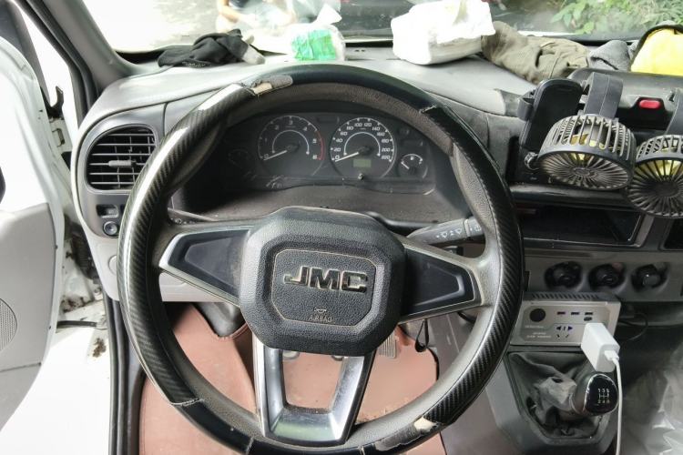 Used JMC Transit 2017 2.8T Commercial Version Long Wheelbase Mid-Roof 6/7/8-Seater JX493 Steering Wheel
