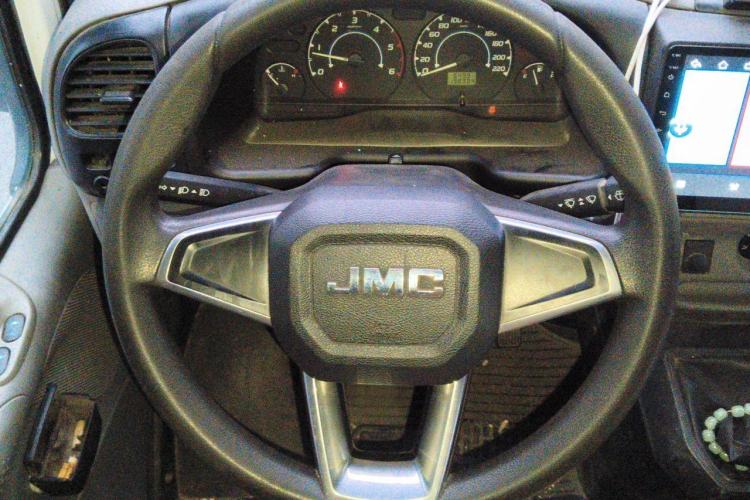 Used JMC Transit 2017 2.8T Commercial Version Short Wheelbase Mid-Roof 6/7/8-Seater JX493 Steering Wheel
