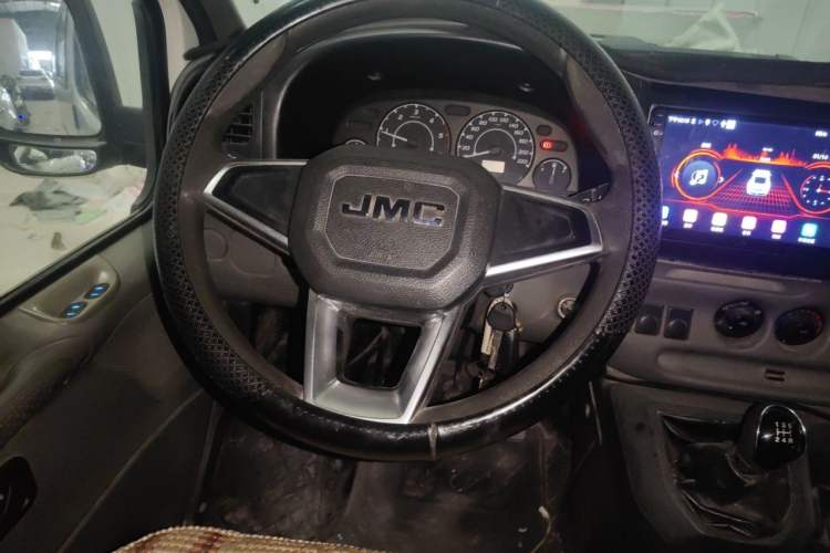 Used JMC Transit 2017 2.8T Commercial Version Long Wheelbase Mid-Roof 6/7/8-Seater JX493 Steering Wheel