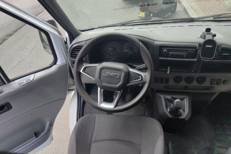 Used JMC Transit 2017 2.8T Commercial Version Long Wheelbase Mid-Roof 6/7/8-Seater JX493 Steering Wheel