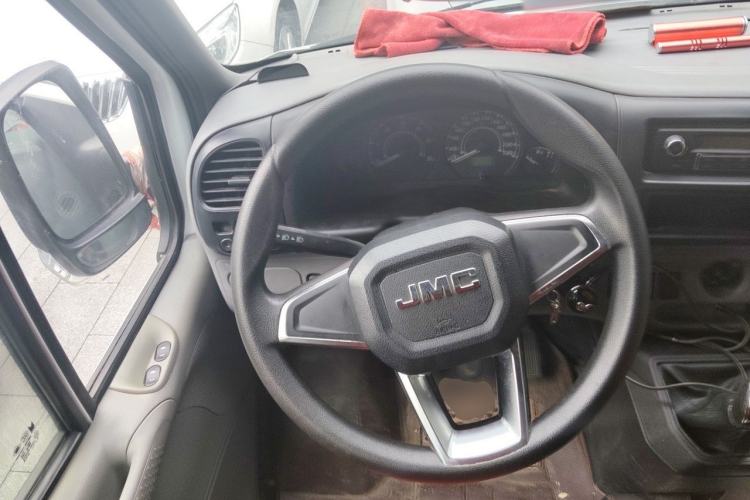 Used JMC Transit 2017 2.8T Commercial Version Short Wheelbase Mid-Roof 6/7/8-Seater JX493 Steering Wheel