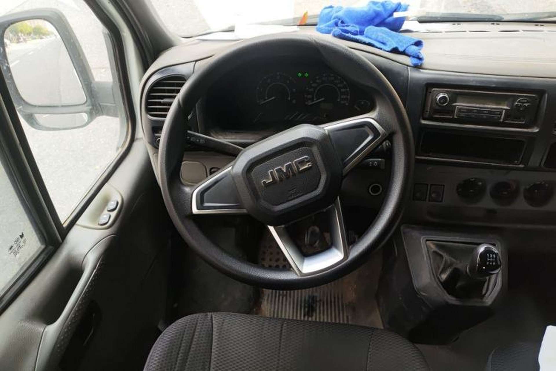 Used JMC Transit 2017 2.8T Commercial Version Short Wheelbase Mid-Roof 6/7/8-Seater JX493 Steering Wheel