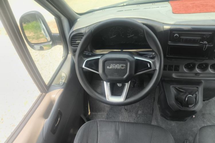 Used JMC Transit 2017 2.8T Commercial Version Short Wheelbase Mid-Roof 6/7/8-Seater JX493 Steering Wheel
