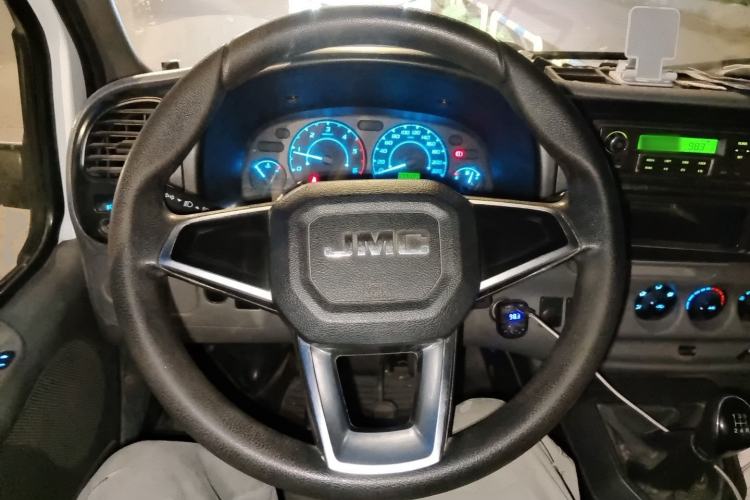 Used JMC Transit 2017 2.8T Commercial Version Long Wheelbase Mid-Roof 6/7/8-Seater JX493 Steering Wheel
