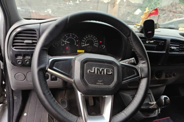 Used JMC Transit 2017 2.8T Commercial Version Long Wheelbase Mid-Roof 6/7/8-Seater JX493 Steering Wheel