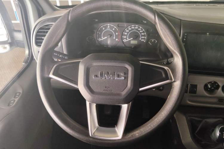 Used JMC Transit 2017 2.8T Commercial Version Long Wheelbase Mid-Roof 6/7/8-Seater JX493 Steering Wheel