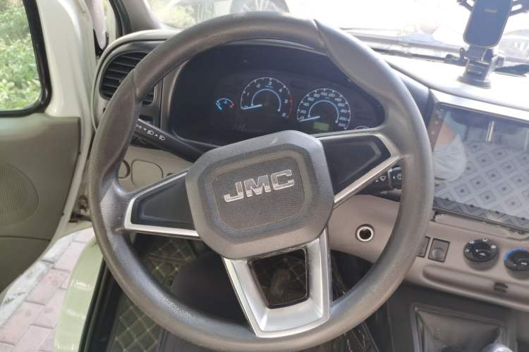 Used JMC Transit 2017 2.8T Commercial Version Short Wheelbase Mid-Roof 3-Seater JX493 Steering Wheel