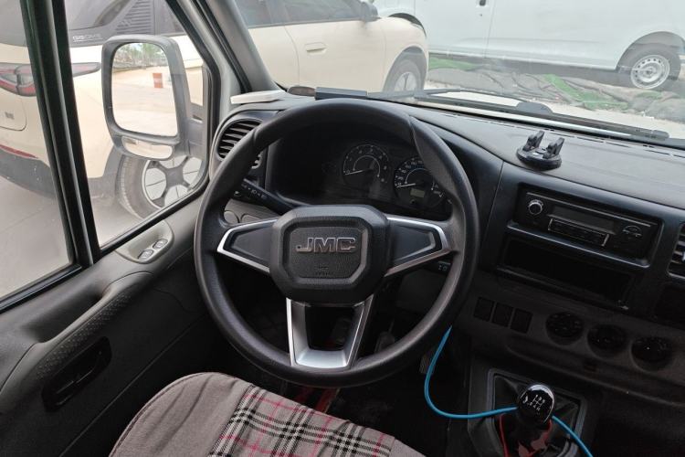 Used JMC Transit 2017 2.8T Commercial Version Short Wheelbase Mid-Roof 6/7/8-Seater JX493 Steering Wheel