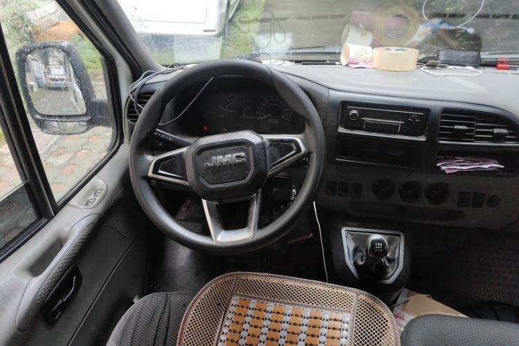 Used JMC Transit 2017 2.8T Commercial Version Short Wheelbase Mid-Roof 6/7/8-Seater JX493 Steering Wheel