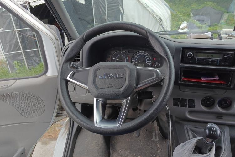 Used JMC Transit 2017 2.8T Commercial Version Short Wheelbase Mid-Roof 6/7/8-Seater JX493 Steering Wheel