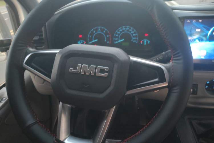 Used JMC Transit 2017 2.8T Commercial Version Long Wheelbase Mid-Roof 6/7/8-Seater JX493 Steering Wheel