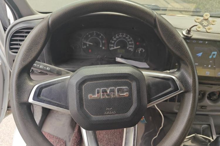 Used JMC Transit 2017 2.8T Commercial Version Short Wheelbase Mid-Roof 6/7/8-Seater JX493 Steering Wheel