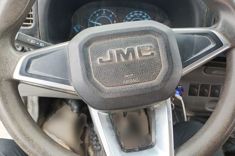 Used JMC Transit 2017 2.8T Commercial Version Short Wheelbase Mid-Roof 3-Seater JX493 Steering Wheel