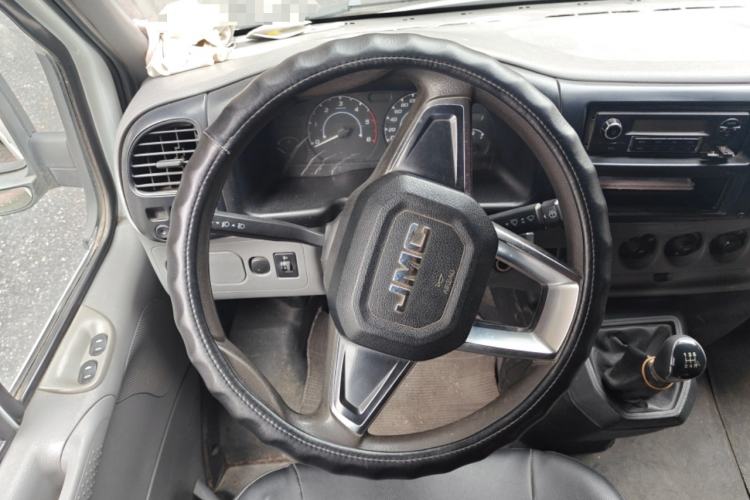 Used JMC Transit 2017 2.8T Commercial Version Long Wheelbase Mid-Roof 6/7/8-Seater JX493 Steering Wheel